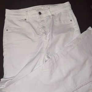 White American Eagle Flare Jeans